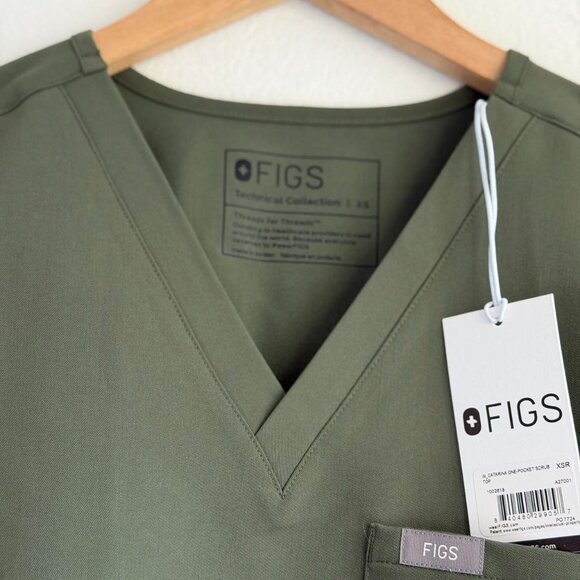 Figs Women's Catarina One Pocket Scrub Top in Moss, Size X-Small - Picture 7 of 9